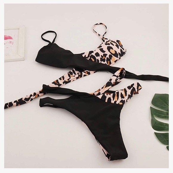 Leopard bikini 🐆 - Picture 3 of 4